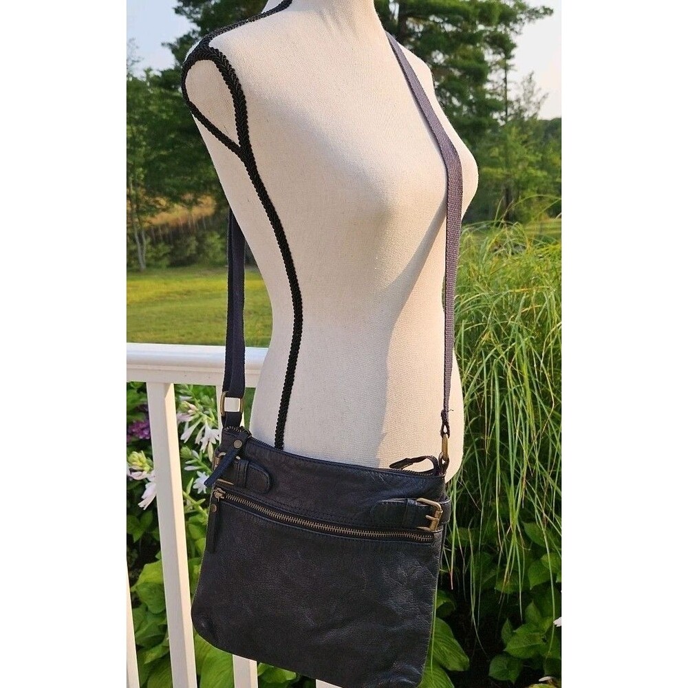 FatFace Genuine Leather Navy Crossbody Bag Purse Classic,‎ Buckles, Zipper Boho